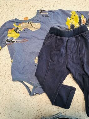 Blue Graphic Kids Matching Set - Long Sleeve Bodysuit & Pants